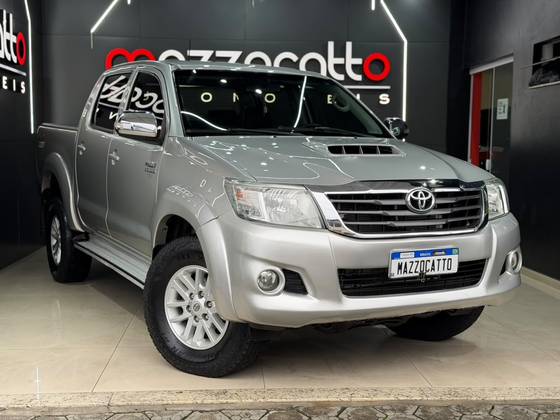 TOYOTA HILUX 3.0 SRV 4X4 CD 16V TURBO INTERCOOLER DIESEL 4P MANUAL TOYOTA HILUX 3.0 SRV 4X4 CD 16V TURBO INTERCOOLER DIESEL 4P MANUAL